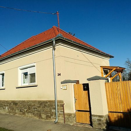 Fagyoengy Apartment Sarvar Bagian luar foto