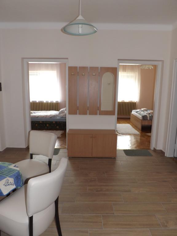 Fagyoengy Apartment Sarvar Ruang foto