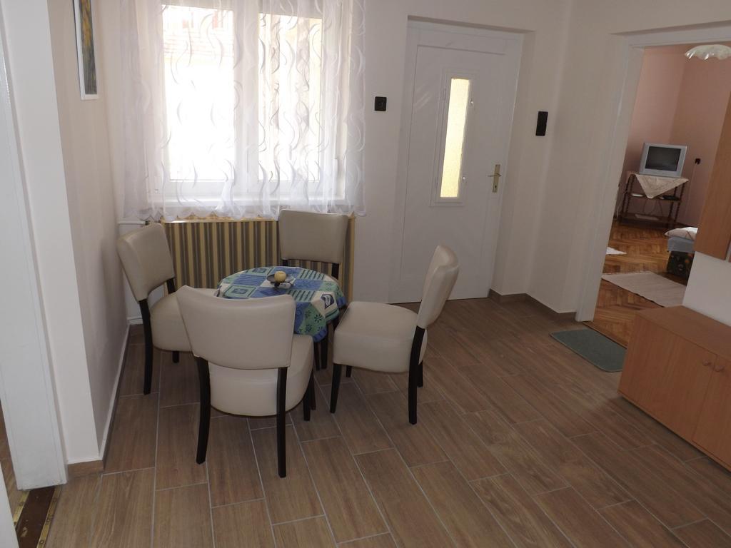Fagyoengy Apartment Sarvar Ruang foto