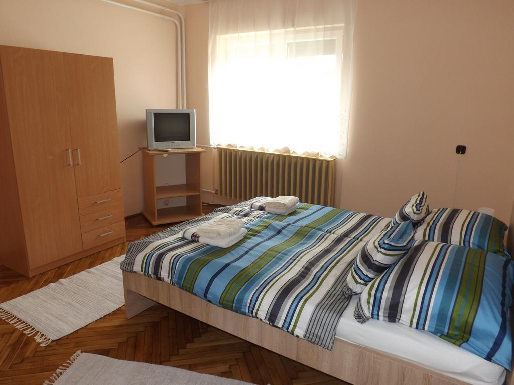 Fagyoengy Apartment Sarvar Ruang foto