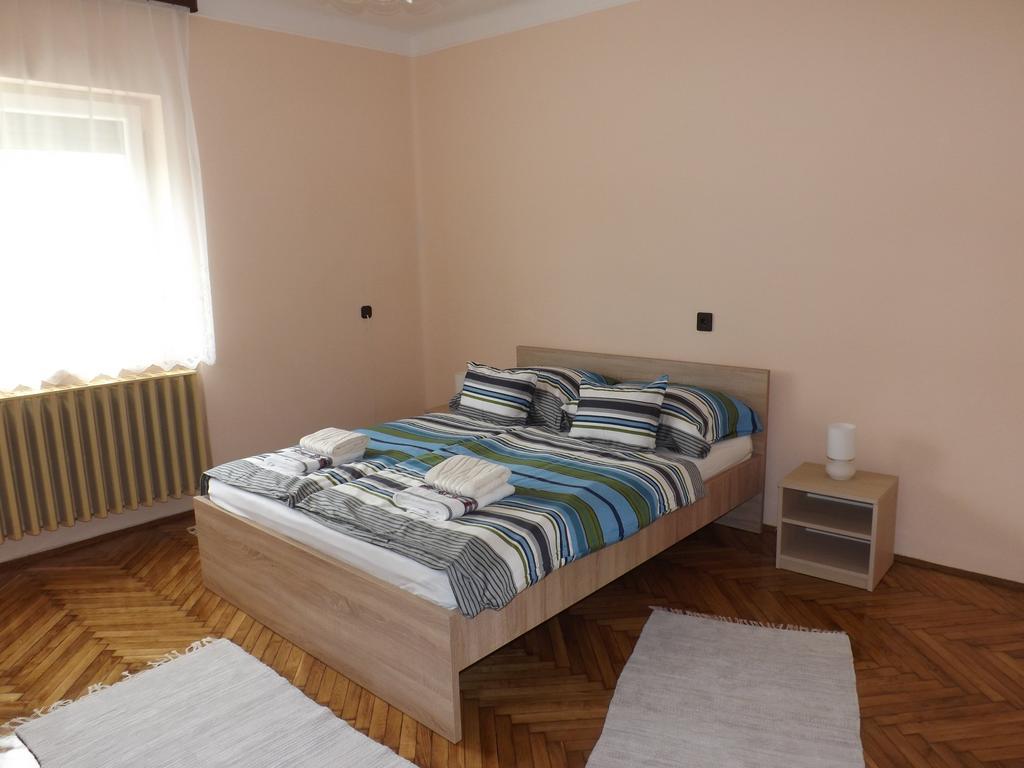 Fagyoengy Apartment Sarvar Ruang foto