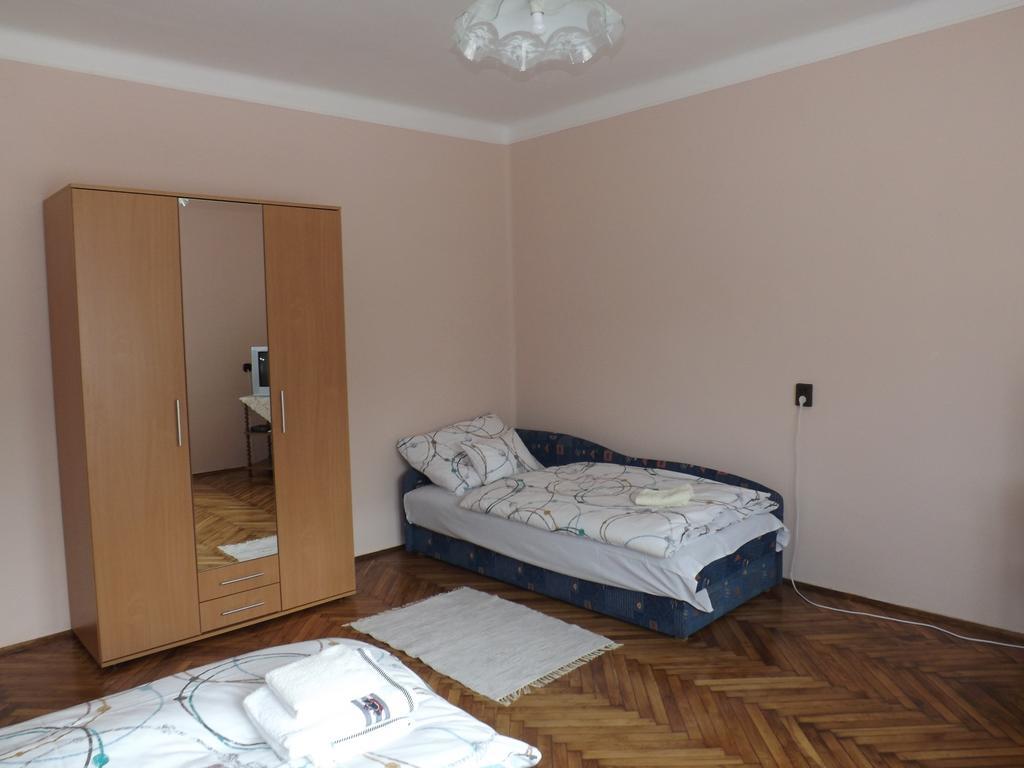 Fagyoengy Apartment Sarvar Ruang foto