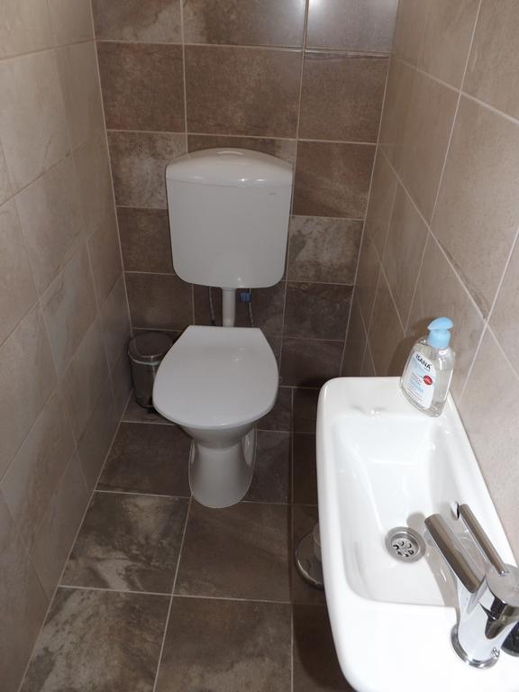 Fagyoengy Apartment Sarvar Ruang foto