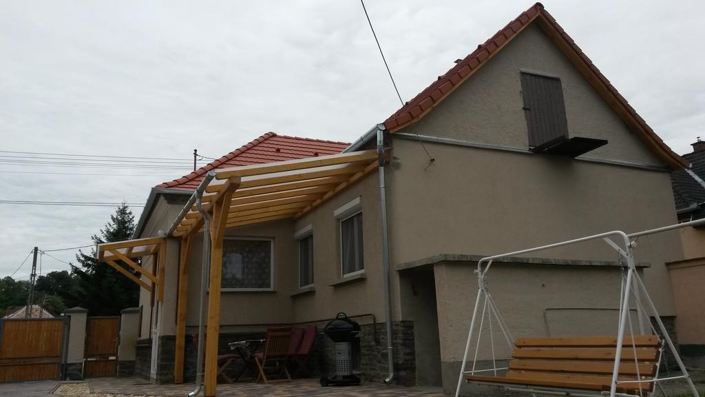 Fagyoengy Apartment Sarvar Bagian luar foto