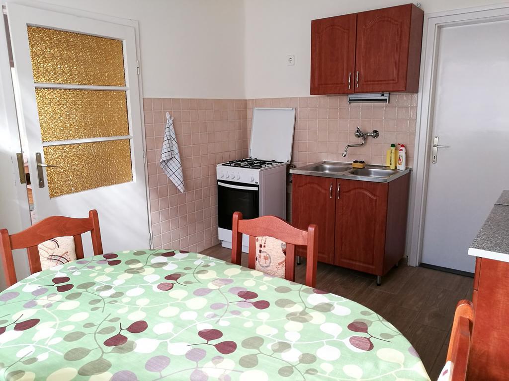 Fagyoengy Apartment Sarvar Bagian luar foto