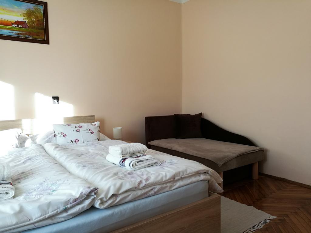 Fagyoengy Apartment Sarvar Bagian luar foto
